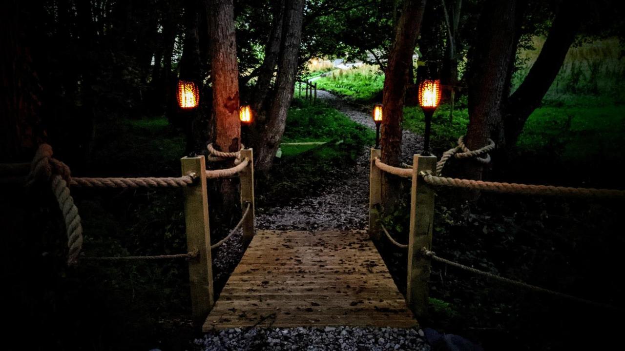 Emlyn'S Coppice - Luxury Woodland Glamping Vila Holywell  Exterior foto