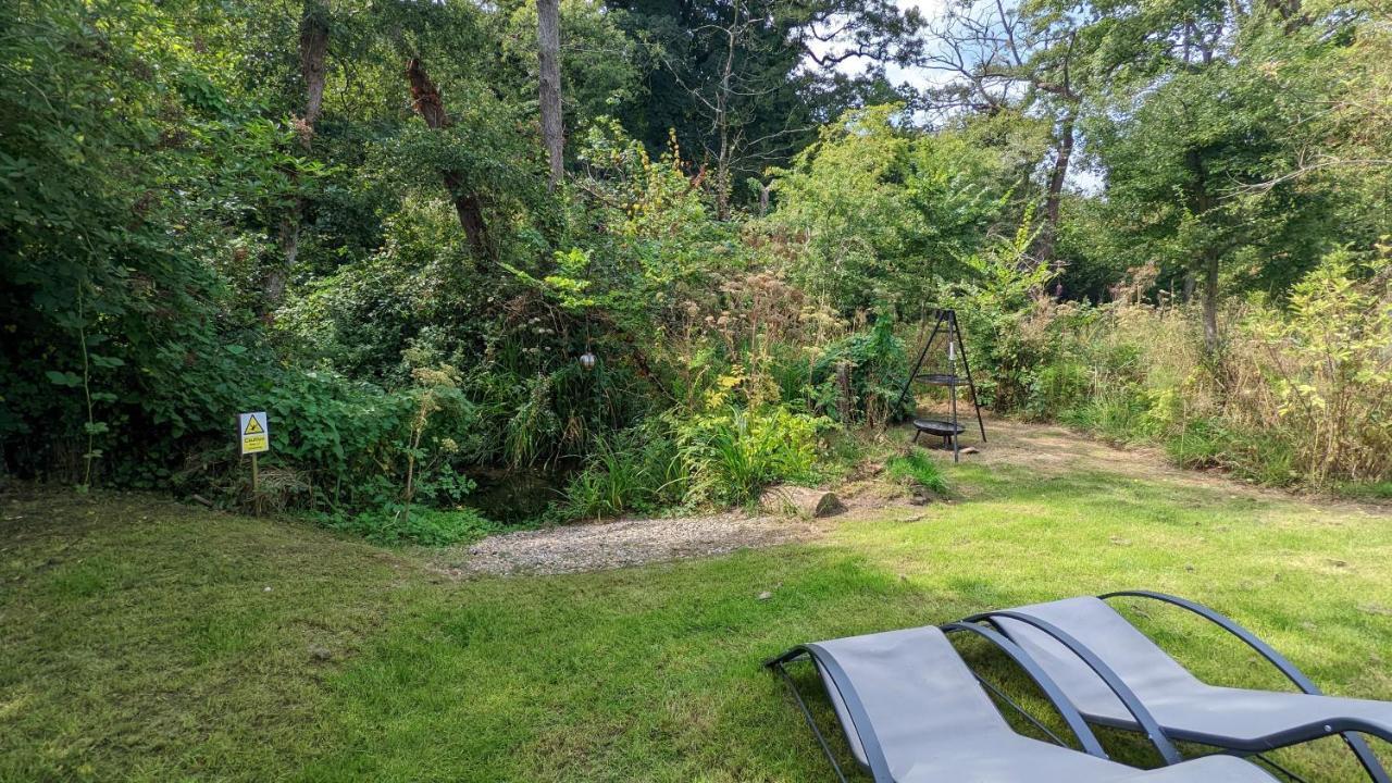 Emlyn'S Coppice - Luxury Woodland Glamping Vila Holywell  Exterior foto