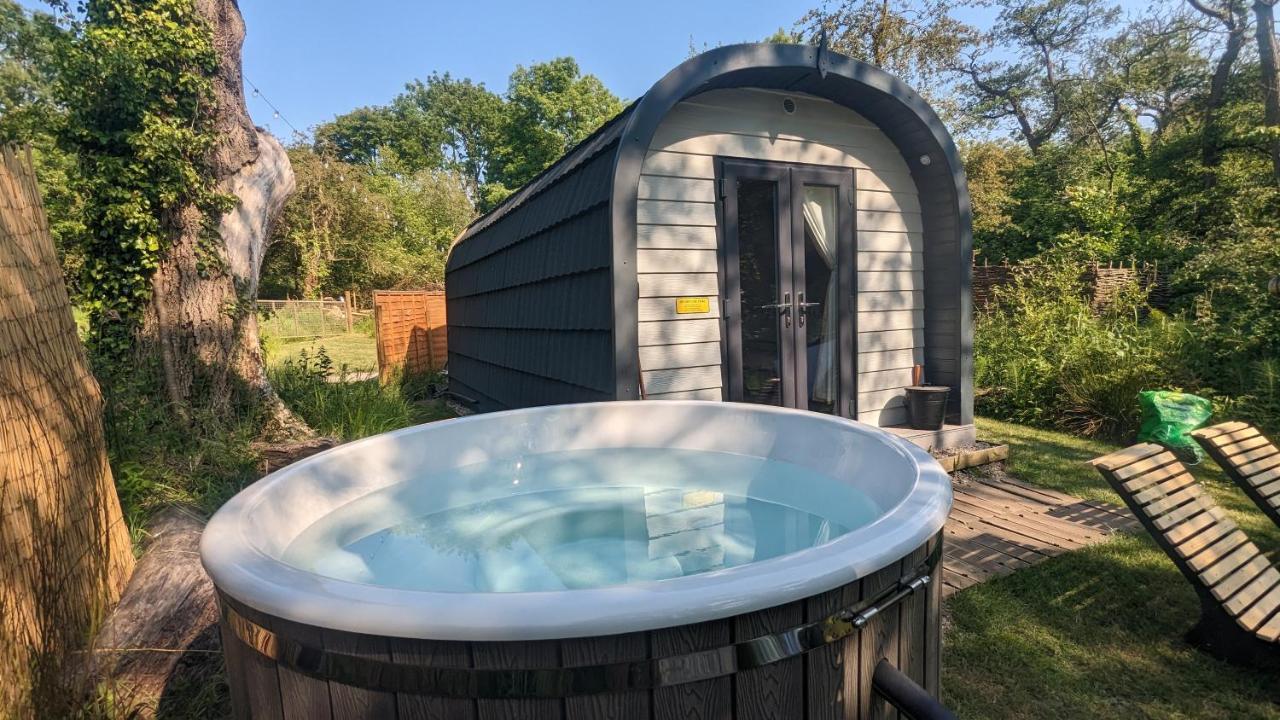 Emlyn'S Coppice - Luxury Woodland Glamping Vila Holywell  Exterior foto