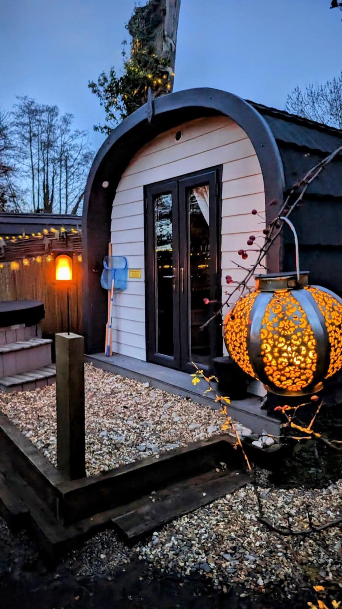 Emlyn'S Coppice - Luxury Woodland Glamping Vila Holywell  Exterior foto