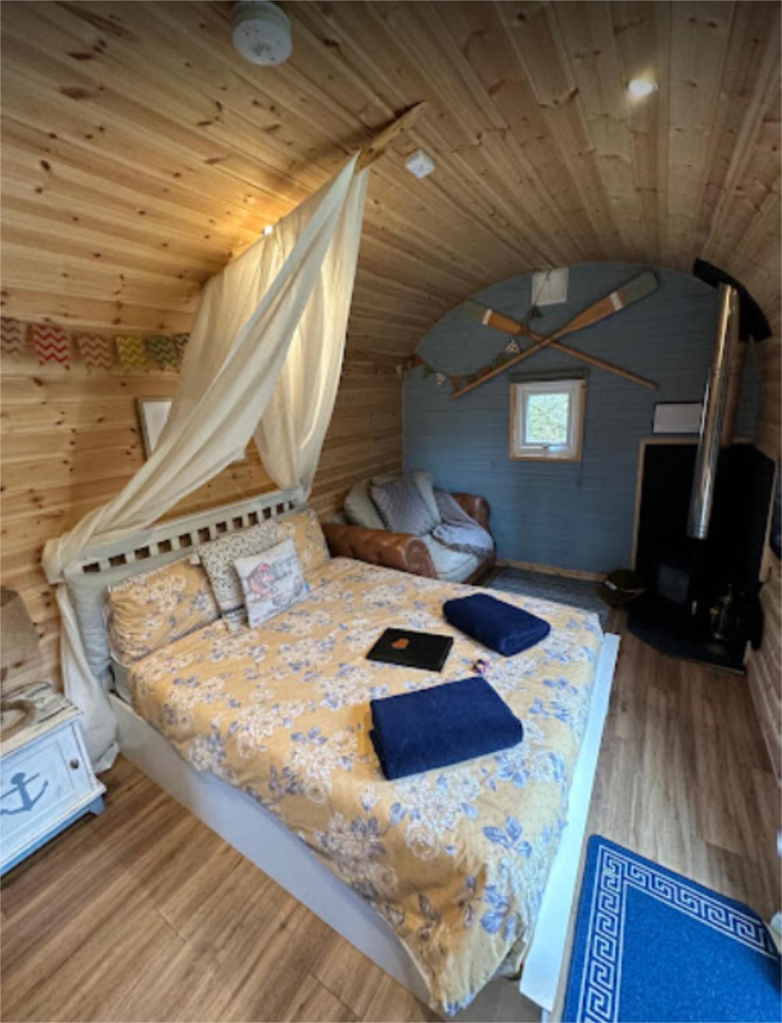 Emlyn'S Coppice - Luxury Woodland Glamping Vila Holywell  Exterior foto