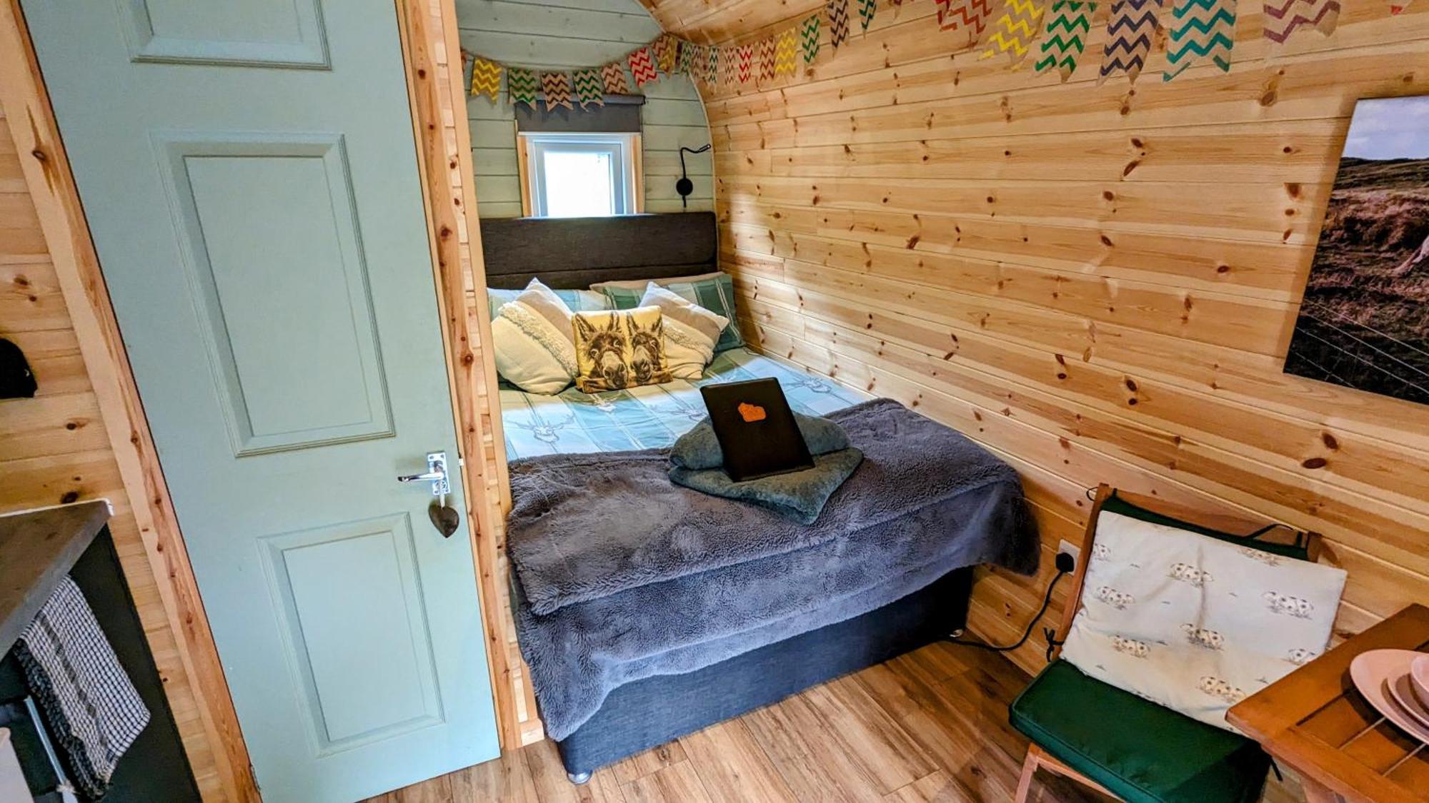 Emlyn'S Coppice - Luxury Woodland Glamping Vila Holywell  Quarto foto