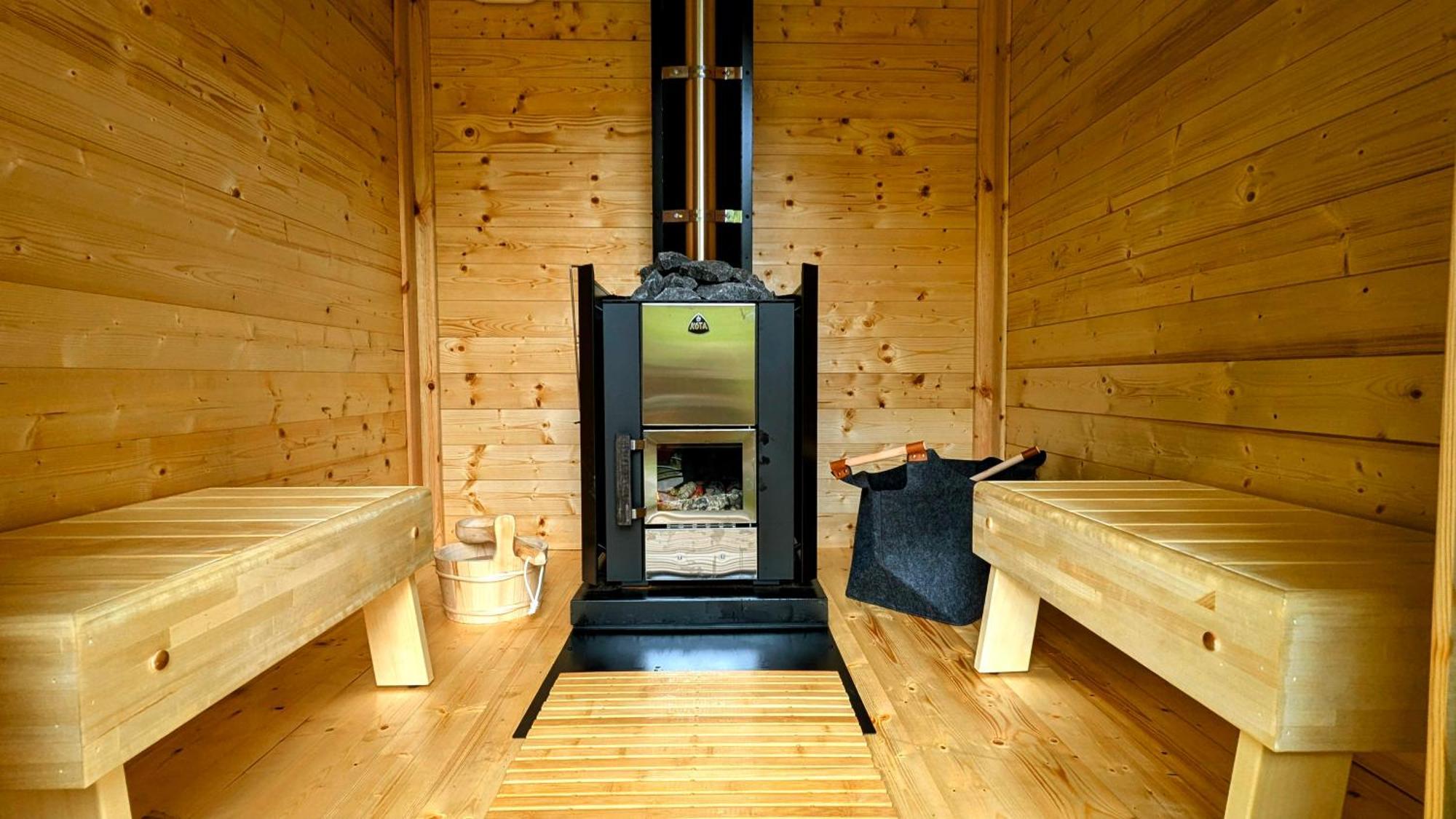 Emlyn'S Coppice - Luxury Woodland Glamping Vila Holywell  Exterior foto